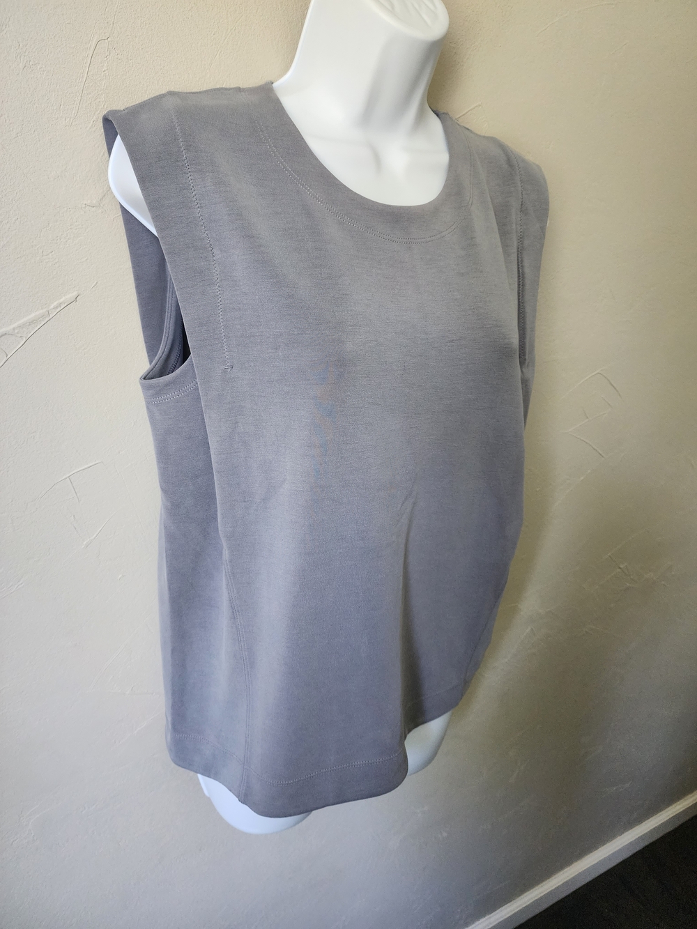 Athleta Light Gray Sleeveless Tank Top Size Small